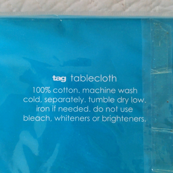 Cupcake Tablecloth - Picture 4 of 6